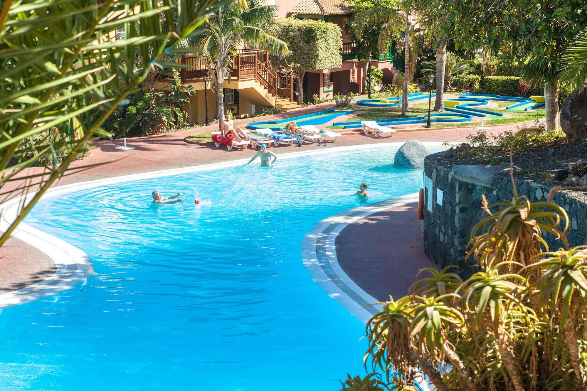 Playa Cancajos.- BreNa Baja  Apartamentos Oasis San Antonio מראה חיצוני תמונה